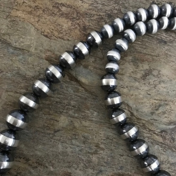 Sterling Silver Graduated Necklace.